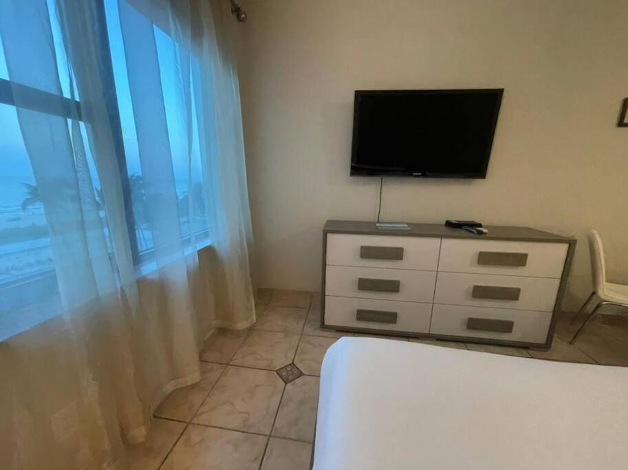 Chic Ocean Front Studio! Leilighet Miami Beach Eksteriør bilde
