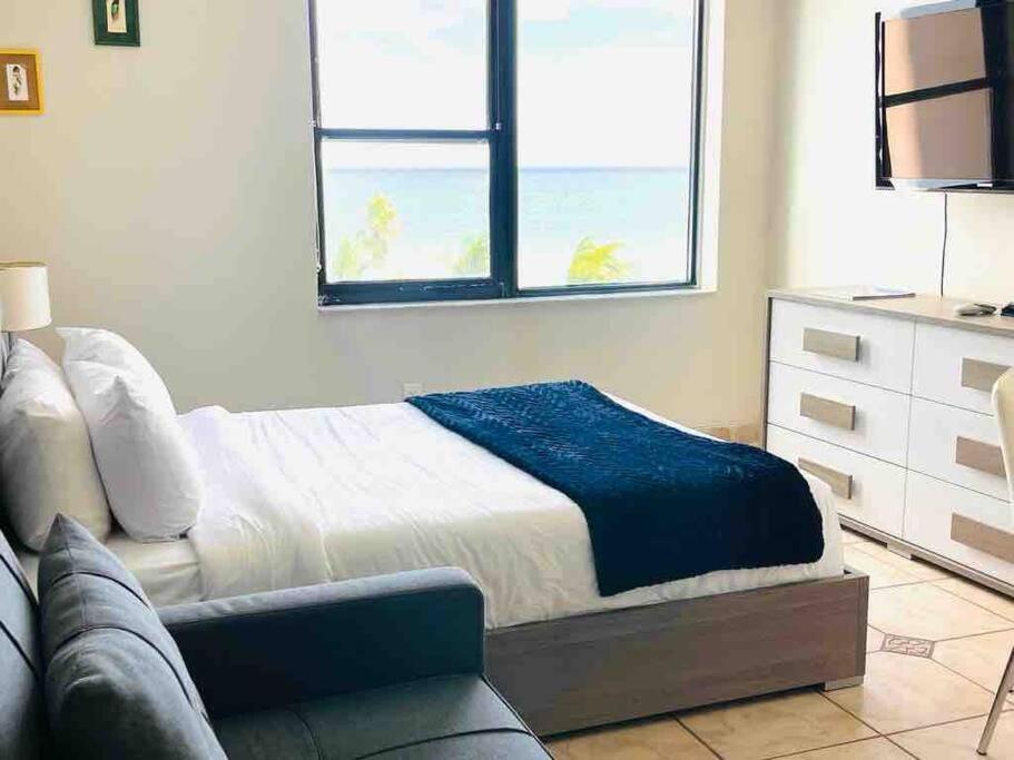 Chic Ocean Front Studio! Leilighet Miami Beach Eksteriør bilde