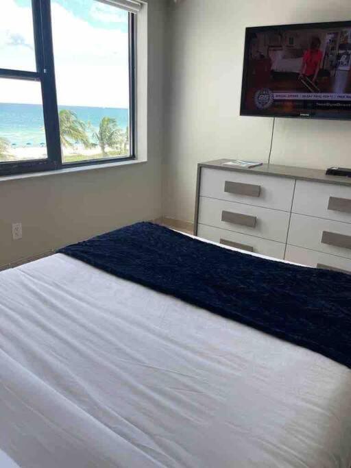 Chic Ocean Front Studio! Leilighet Miami Beach Eksteriør bilde